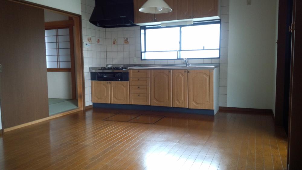 Kitchen. Indoor (10 May 2013) Shooting