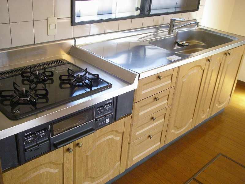 Kitchen. Indoor (10 May 2013) Shooting