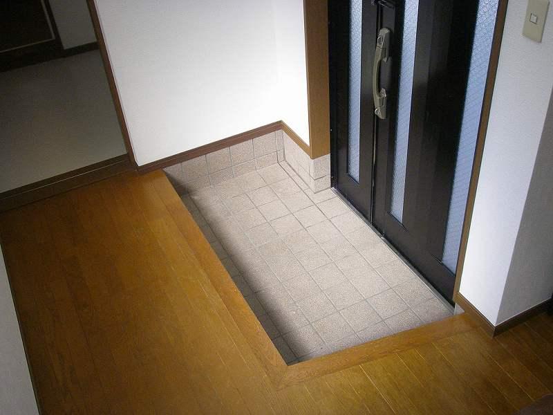 Entrance. Indoor (10 May 2013) Shooting