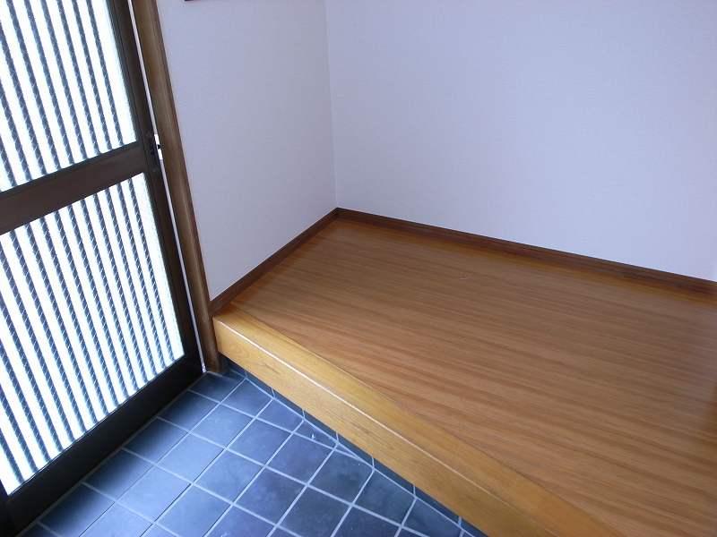 Entrance. Indoor (11 May 2013) Shooting