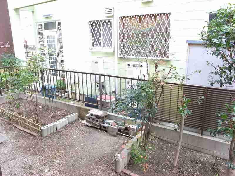 Garden. Local (11 May 2013) Shooting