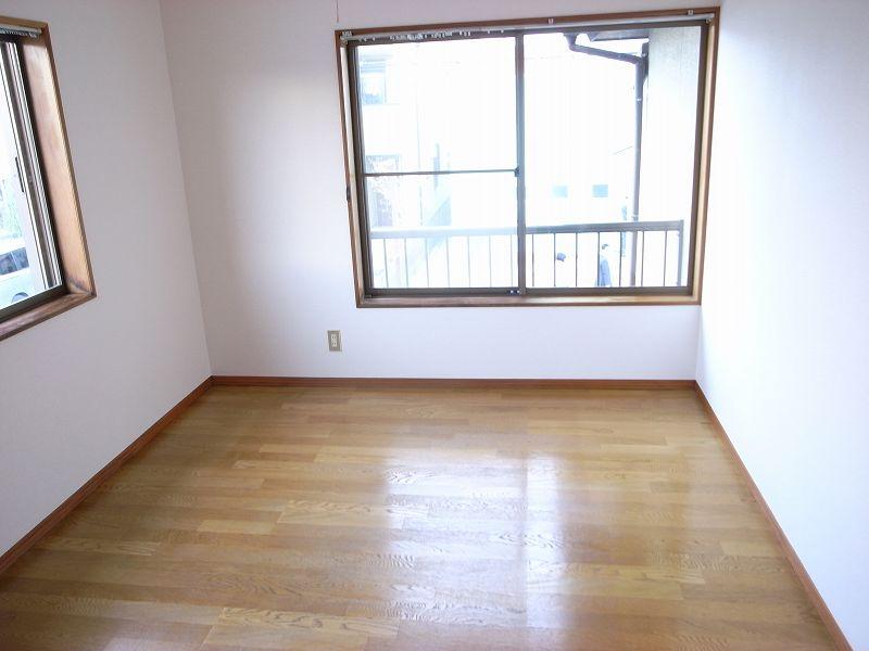 Non-living room. Indoor (11 May 2013) Shooting