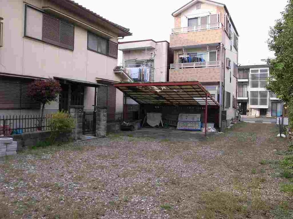 Local appearance photo. Local (10 May 2013) Shooting