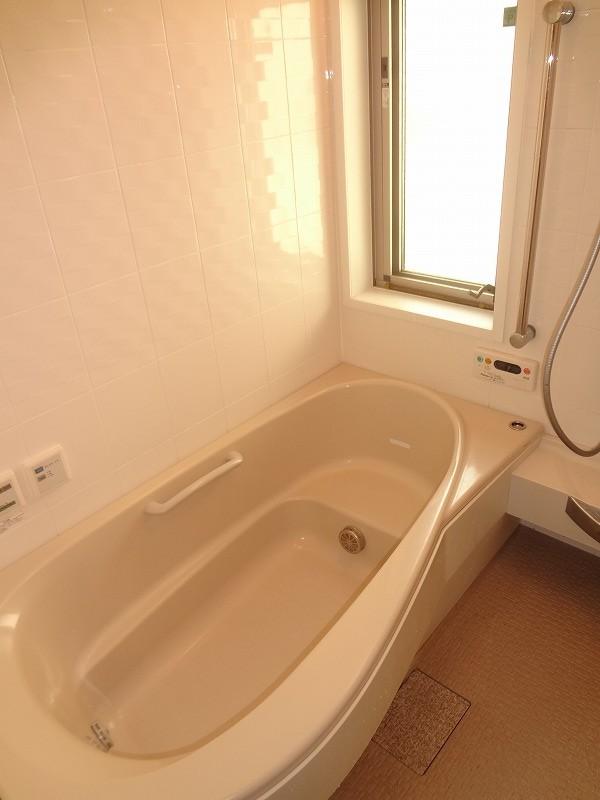 Bathroom. Indoor (September 2013) Shooting Bathroom window There unit bus