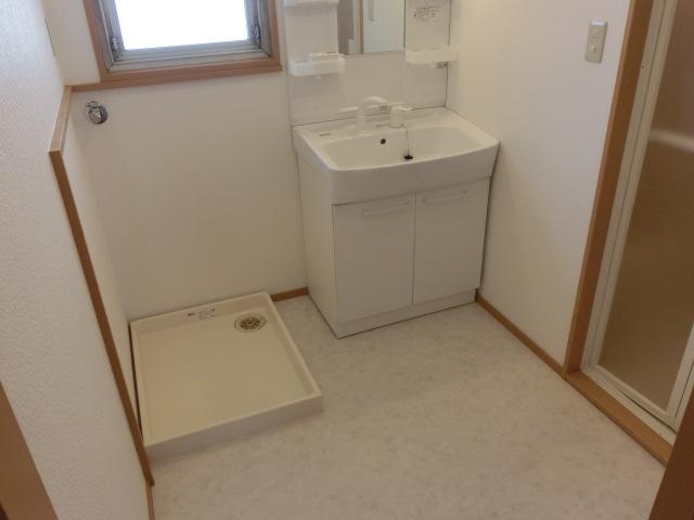 Wash basin, toilet. Indoor (September 2013) Shooting