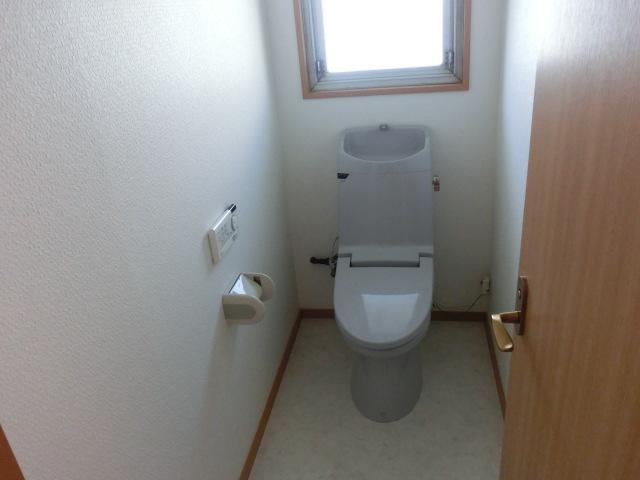 Toilet. Indoor (September 2013) Shooting