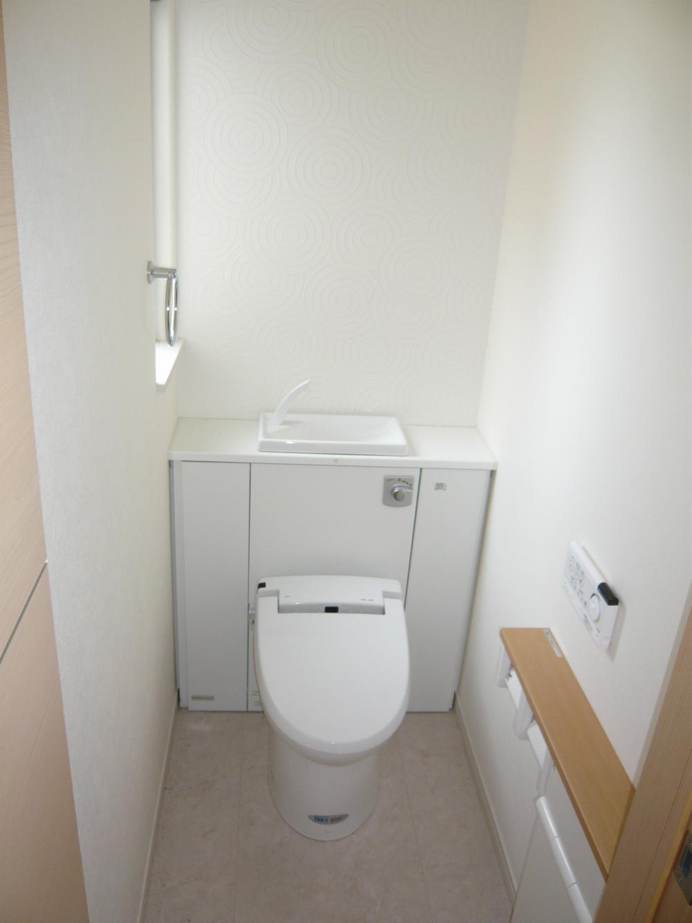 Toilet. Indoor (11 May 2013) Shooting