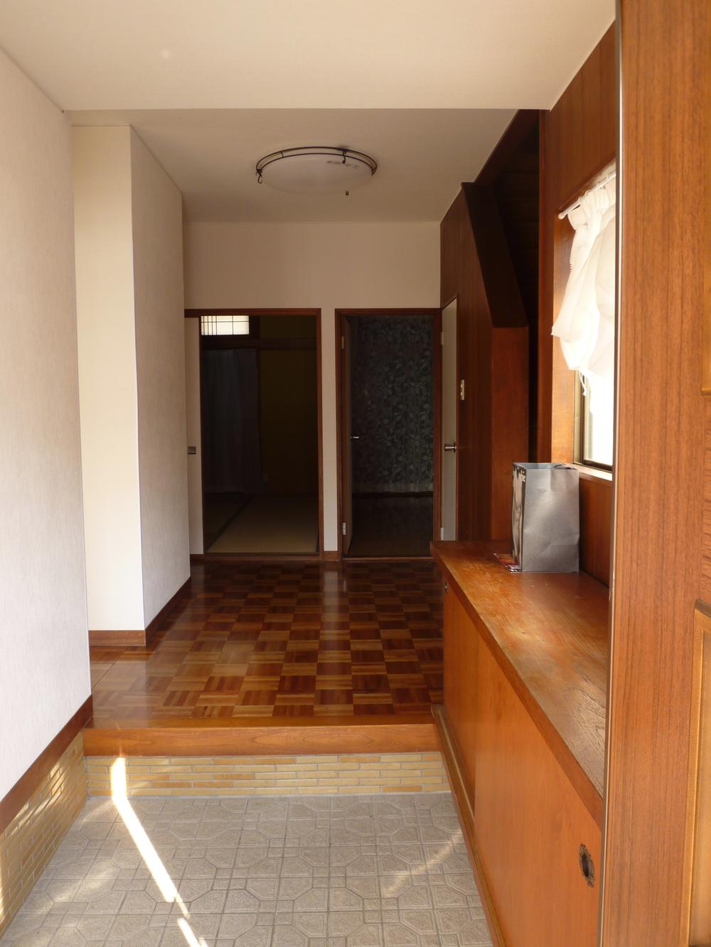 Entrance. Local (August 2013) Shooting