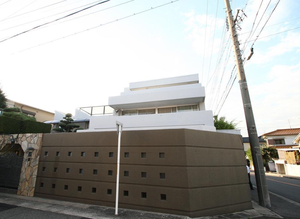 Local appearance photo