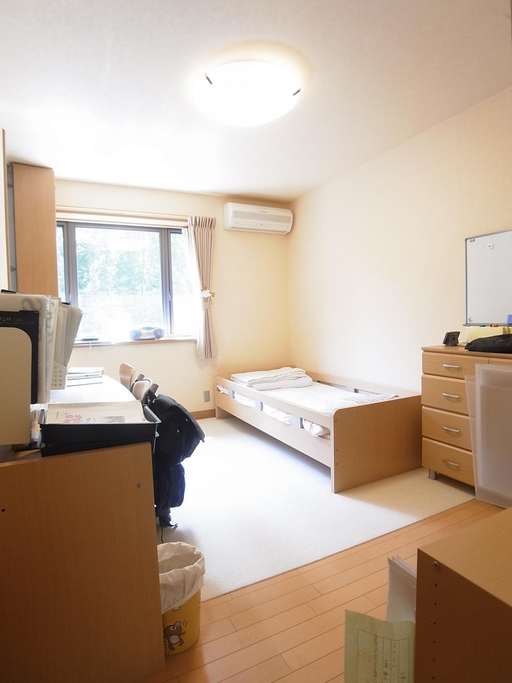 Non-living room. Indoor (10 May 2013) Shooting