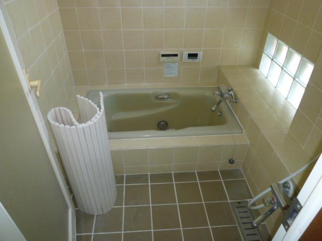 Bathroom. Indoor (July 2013) Shooting