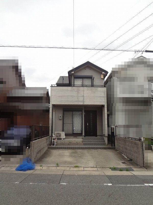 Local appearance photo. Local (10 May 2013) shooting wooden 2-story