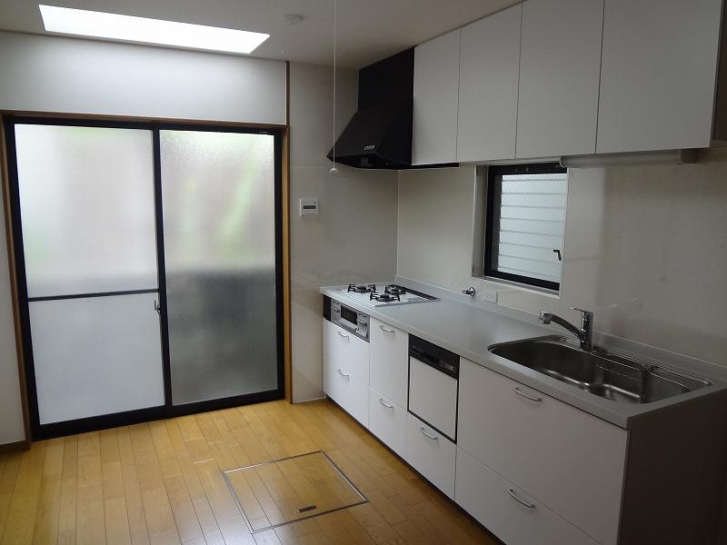 Kitchen. Indoor (10 May 2013) Shooting Dishwasher dryer
