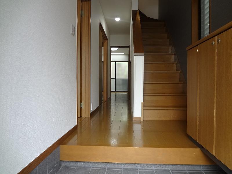 Entrance. Local (10 May 2013) Shooting