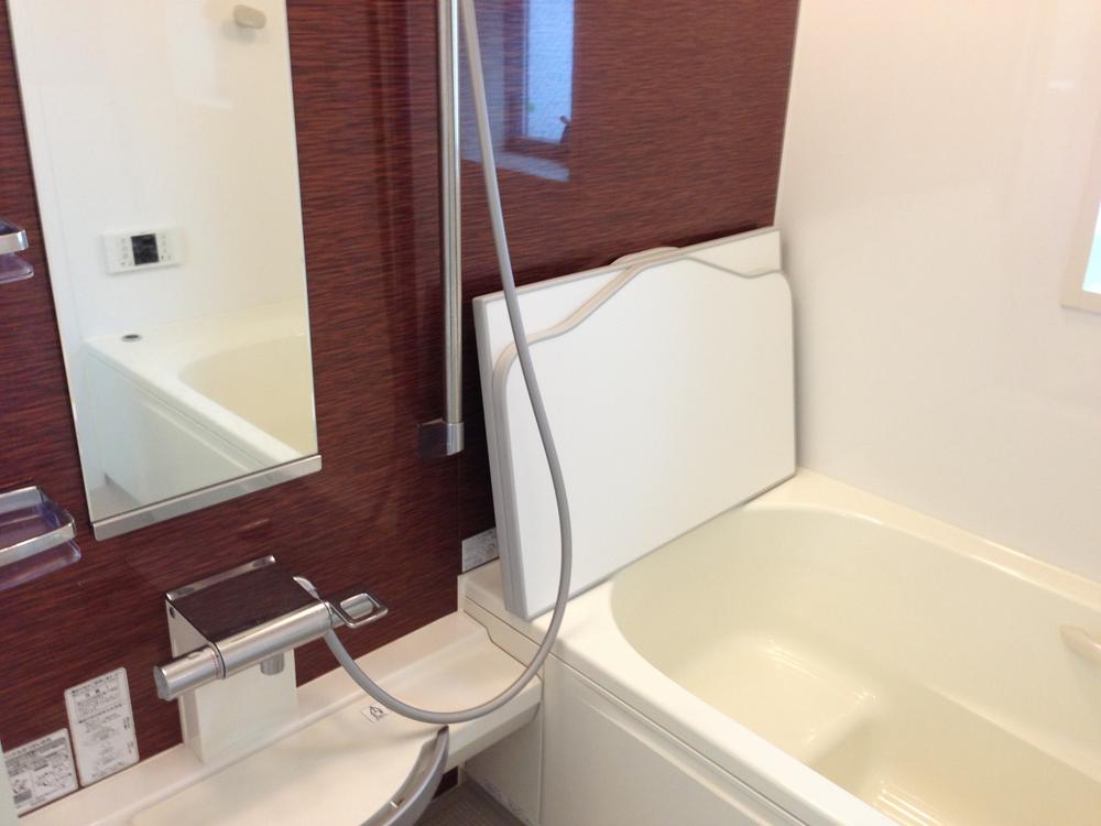 Bathroom. Calm feeling in the bathroom (August 2013) Shooting