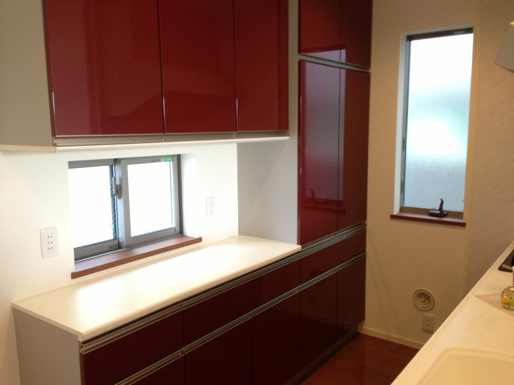 Kitchen. Amount of storage is rich. (August 2013) Shooting