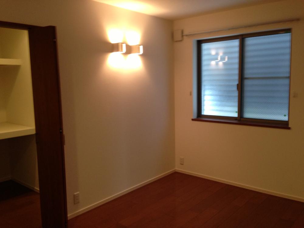 Non-living room. The main bedroom (August 2013) Shooting