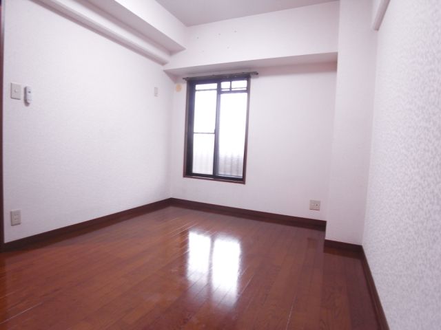 Living and room. Western-style 6.1 Pledge
