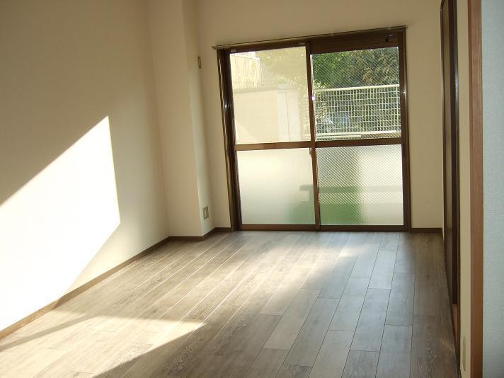 Living and room