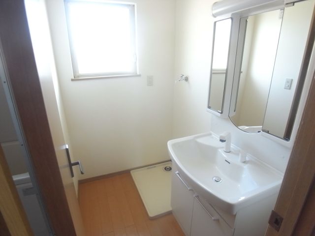 Washroom. Wash