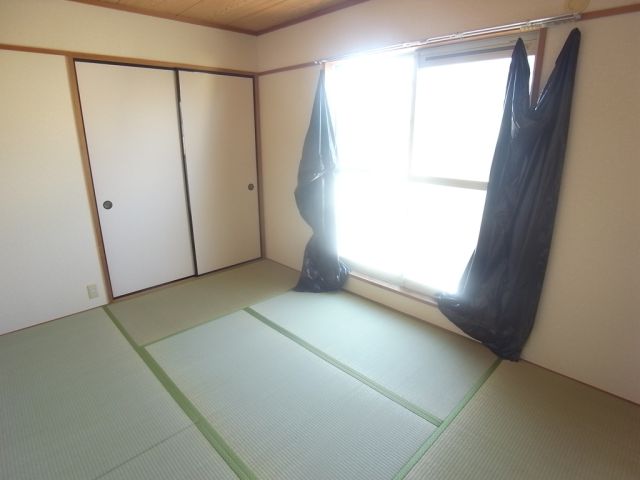 Living and room. 6 Pledge of Japanese-style room