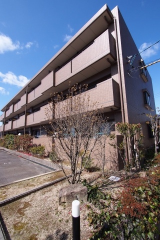 Building appearance. ☆ It is a good balcony of the day ☆