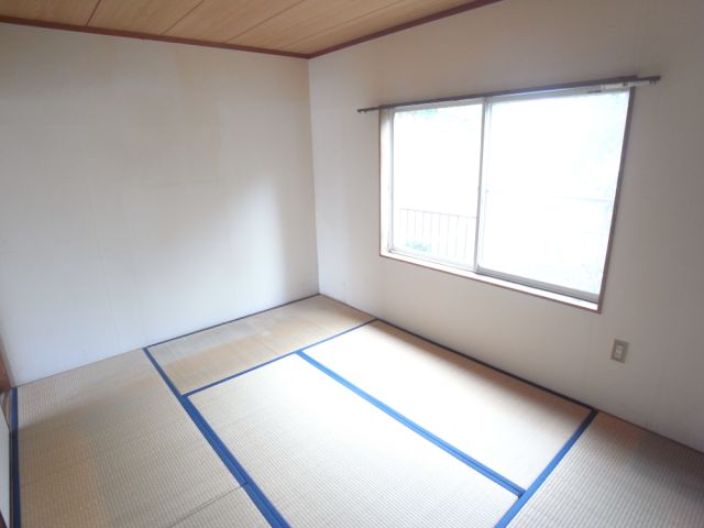 Living and room. Japanese-style room 6 quires