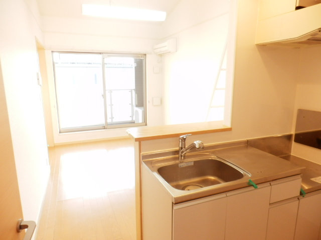 Kitchen. ☆ Face-to-face is the kitchen ☆