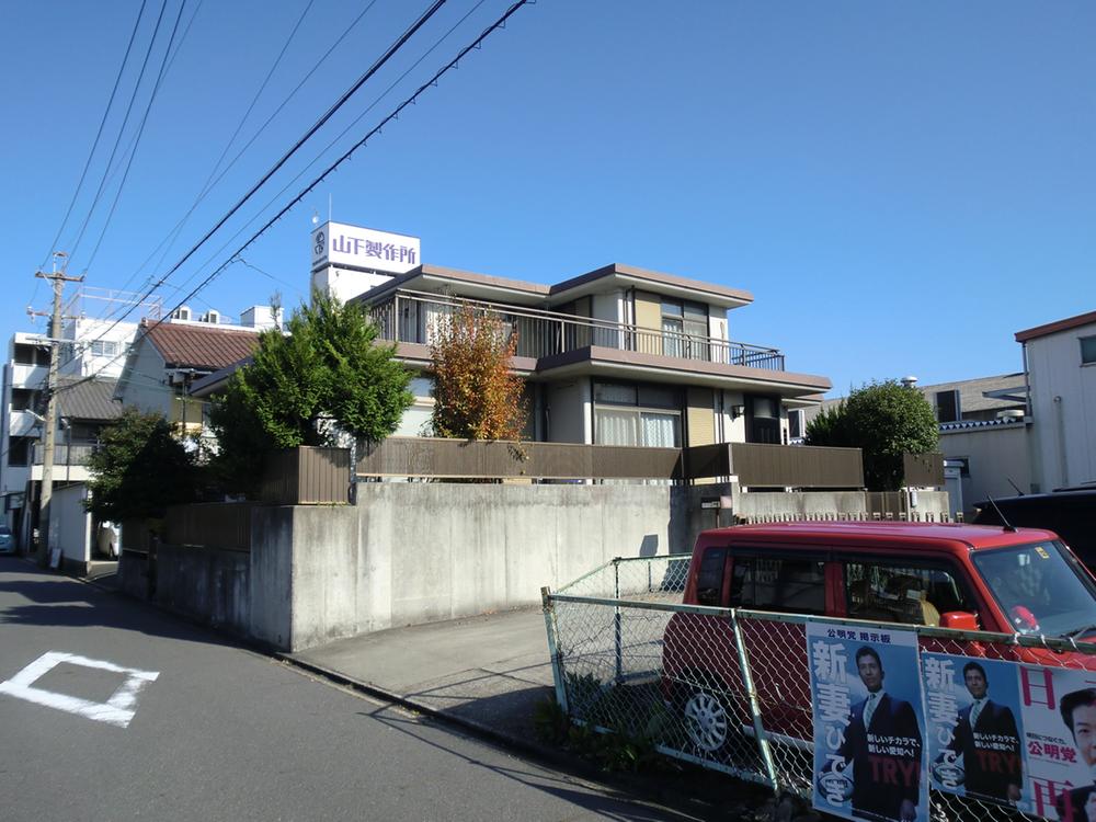 Local appearance photo. Local (12 May 2012) shooting