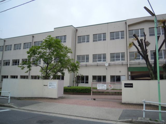 Junior high school. Municipal Nanko until junior high school (junior high school) 270m