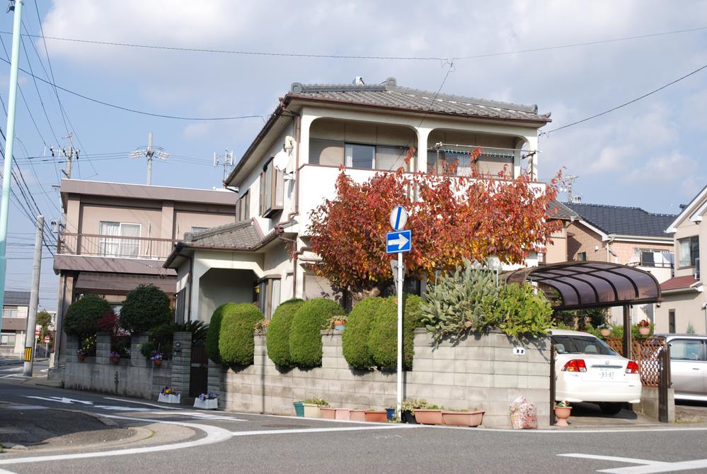 Local appearance photo. Local (12 May 2013) Shooting