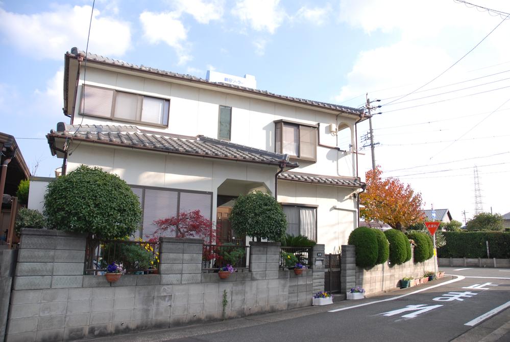 Local appearance photo. Indoor (12 May 2013) Shooting