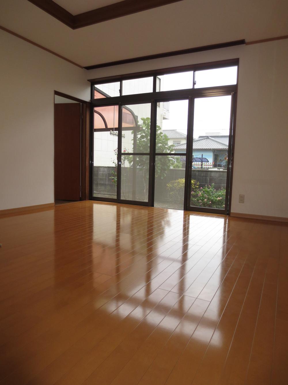 Living. Indoor (11 May 2013) Shooting