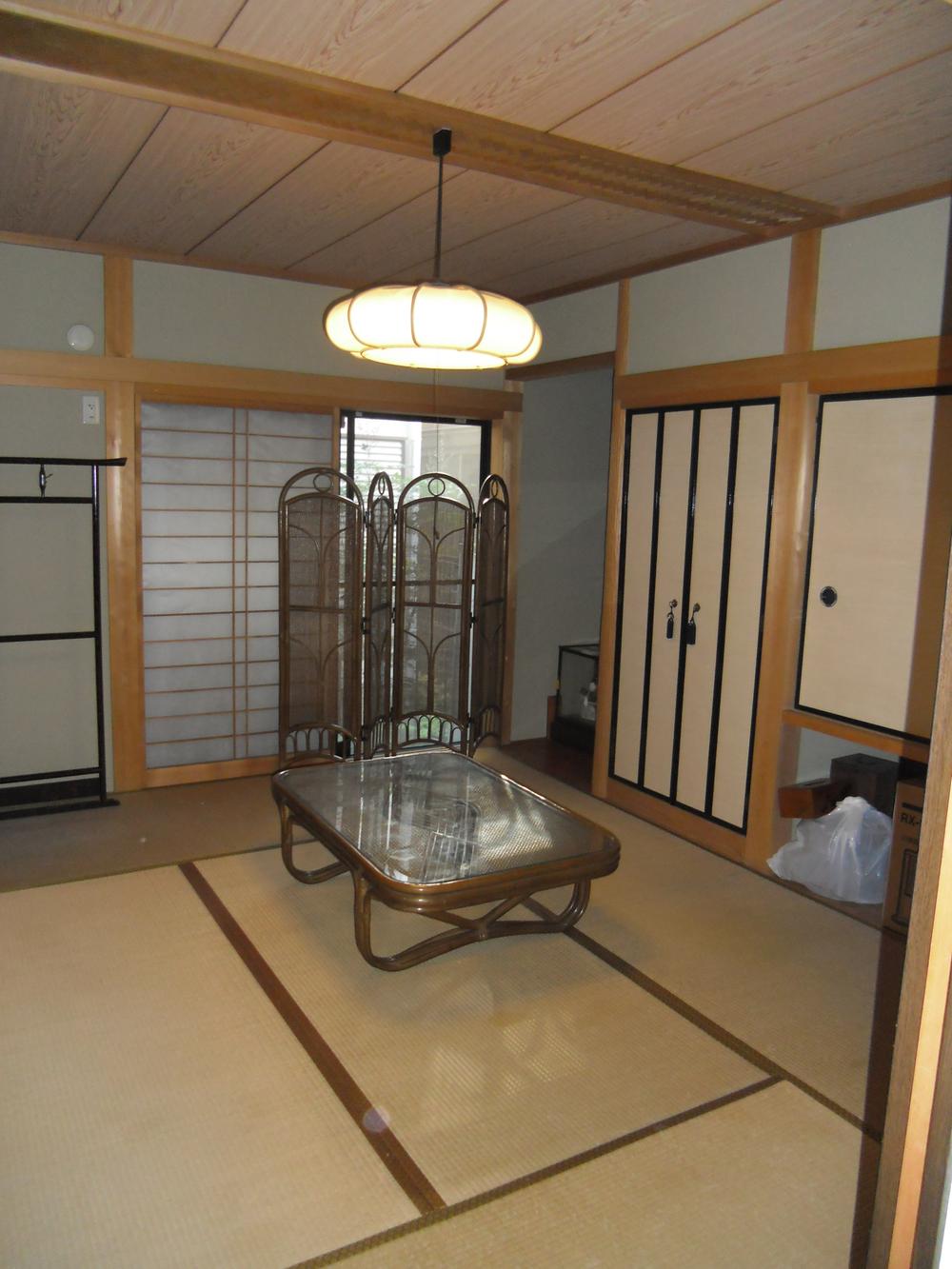 Non-living room. Indoor (11 May 2013) Shooting