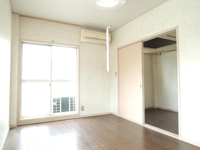 Non-living room. Indoor (September 2013) Shooting