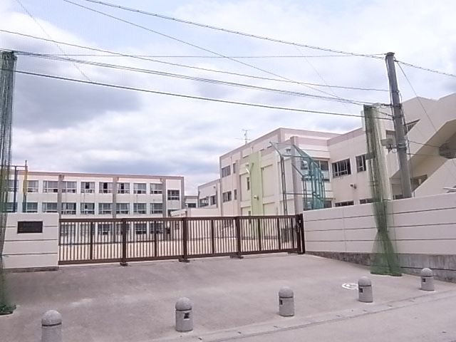 Primary school. Municipal nursery to primary school (elementary school) 360m