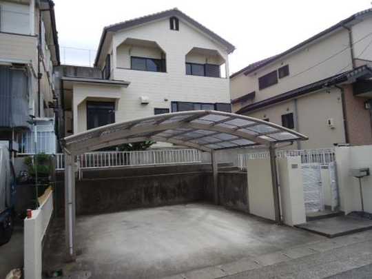 Local appearance photo. Building appearance (1)