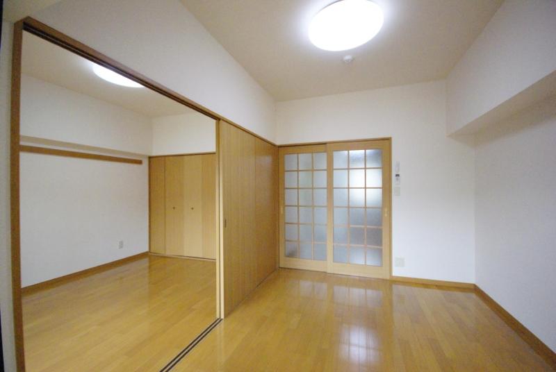 Other room space. Western-style 6 Pledge as seen from the balcony