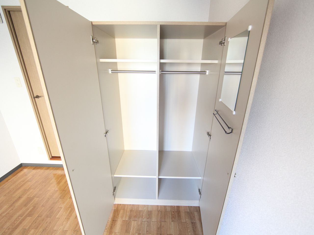 Receipt. With closet (storage rich have)