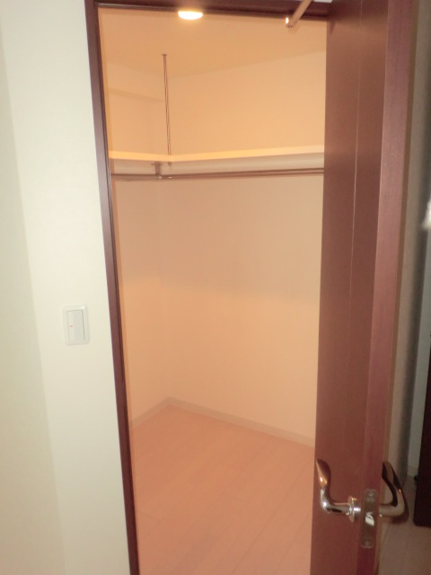 Receipt. Wide storage