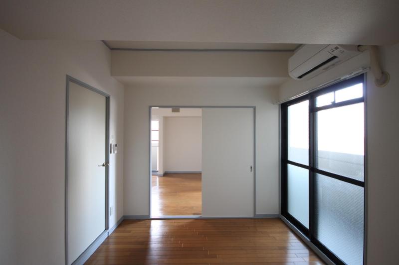 Other room space. Western-style 6 Pledge