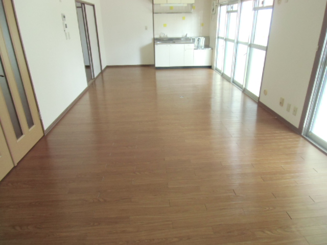 Living and room. LDK18 Pledge