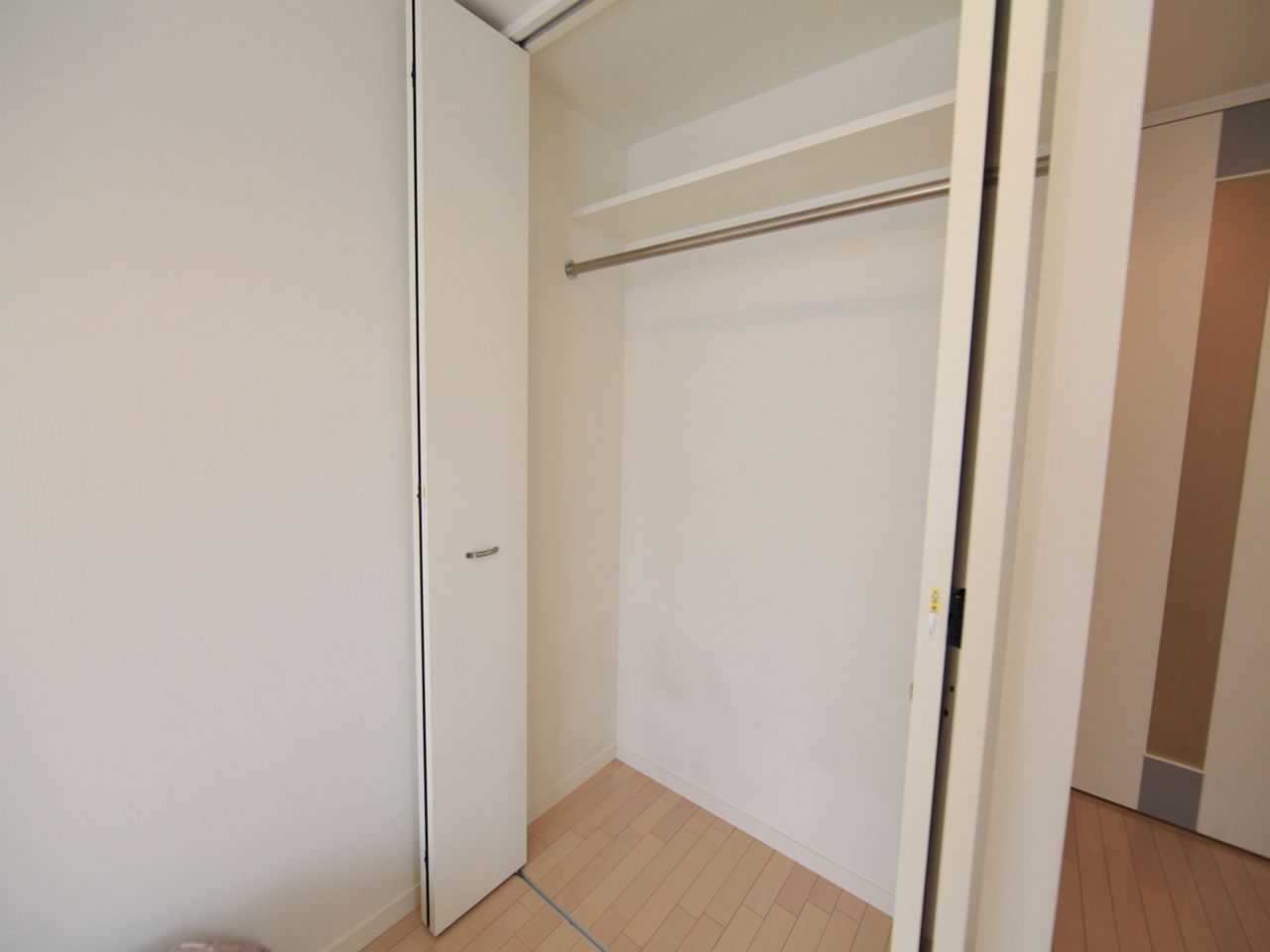 Receipt. Western-style housing in the (closet)