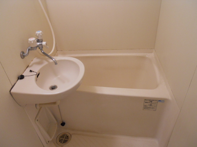 Bath. Bathroom (bath toilet by type