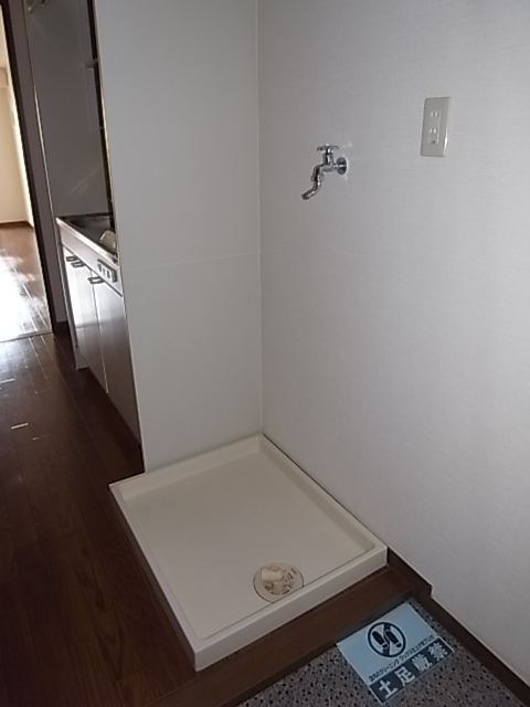 Other room space. Laundry Area