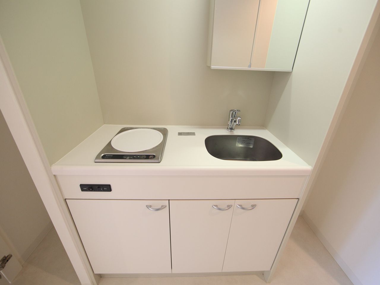 Kitchen. Kitchen (IH1-neck with stove) refrigerator ・ Range will be available