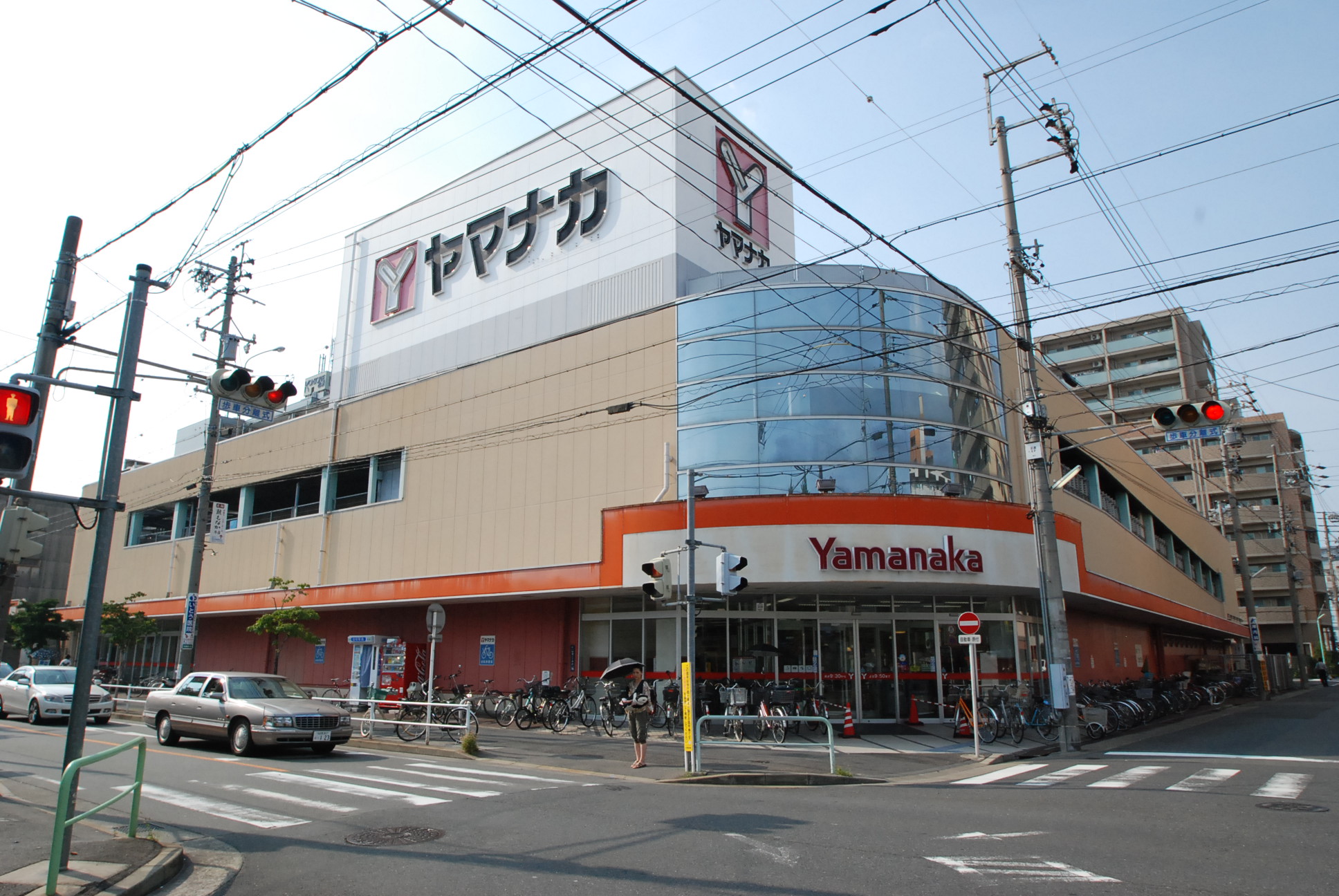 Supermarket. Yamanaka Matsubara store up to (super) 392m