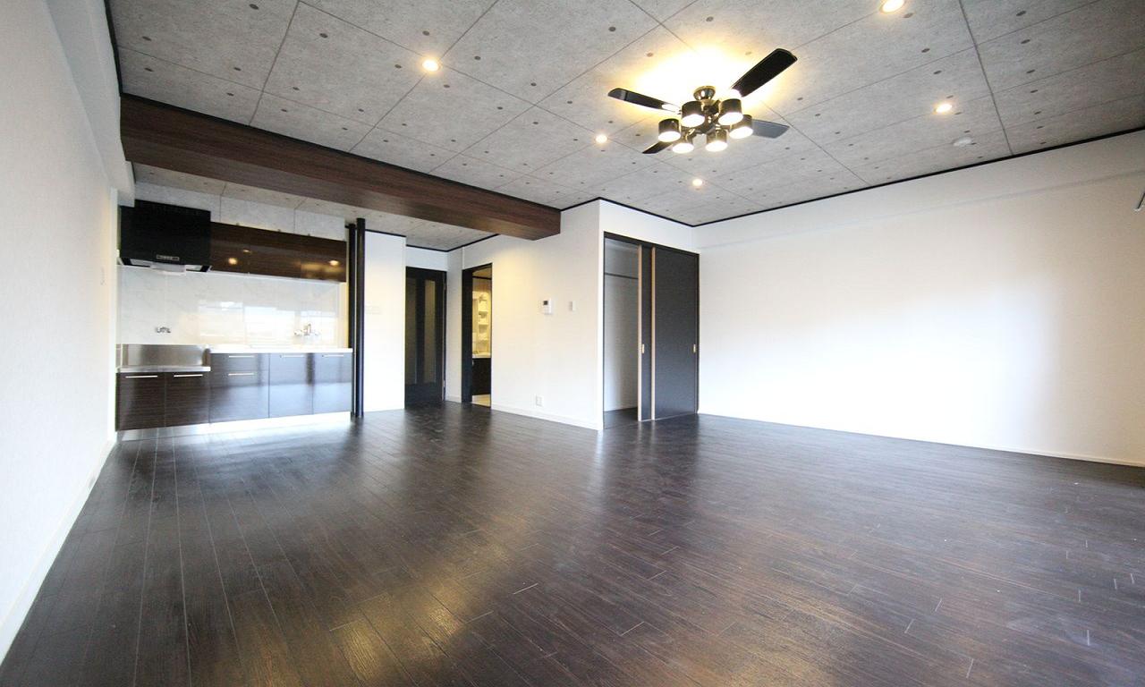 Living and room. LDK18.0 Pledge With Ceiling Fan Light