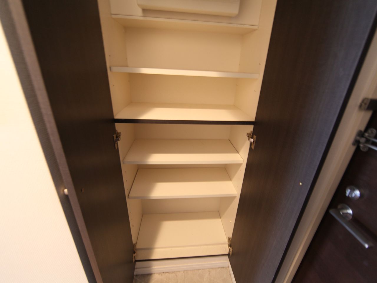 Entrance. Entrance We cupboard