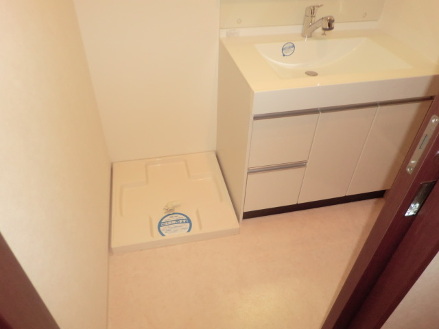 Other Equipment. Indoor laundry van